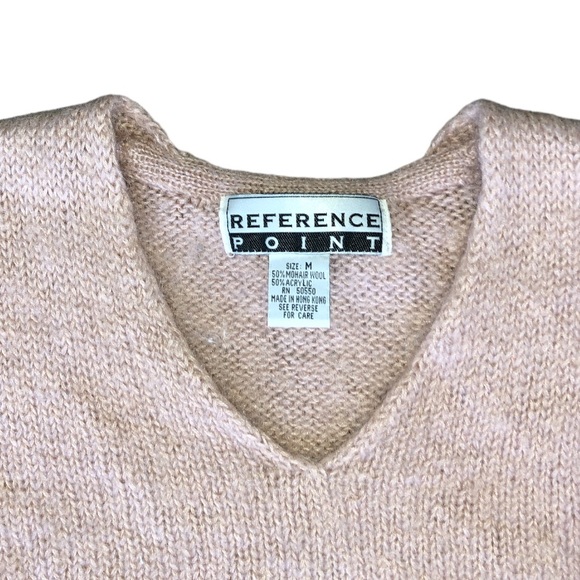 Reference Point Crop Top - Picture 3 of 4